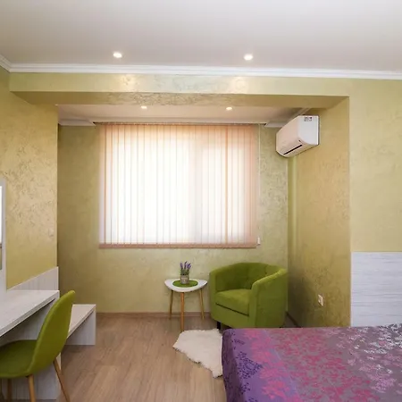Sea Breeze Apartment *